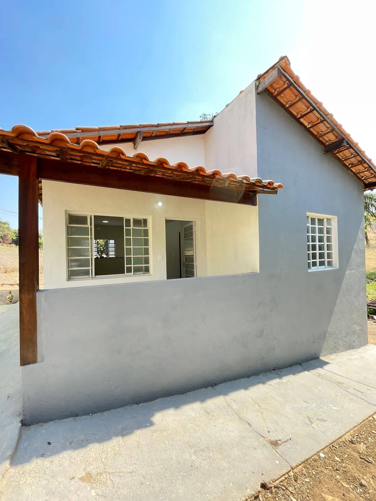 Casa à venda com 2 quartos, 60m² - Foto 1