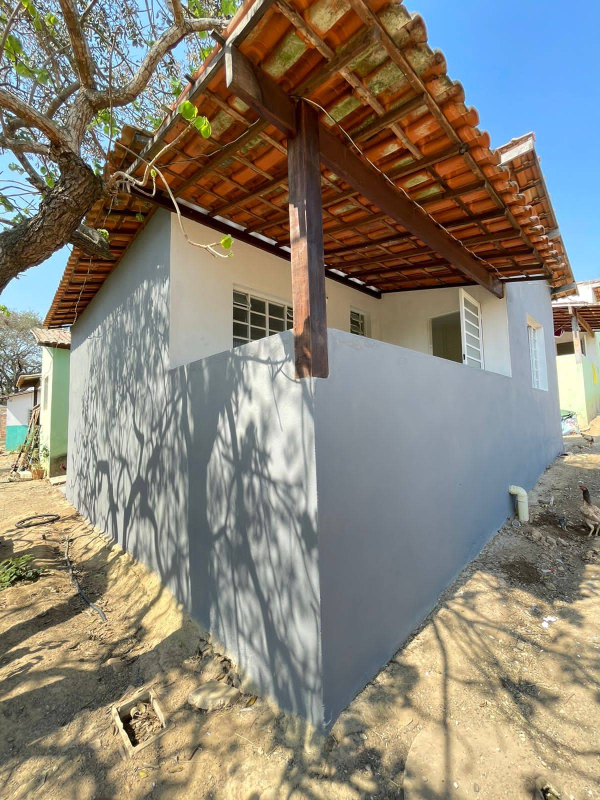 Casa à venda com 2 quartos, 60m² - Foto 2